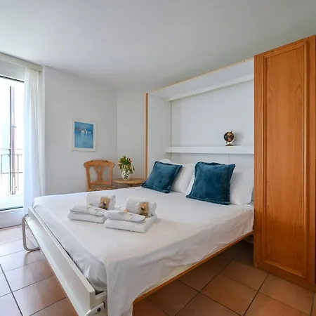 公寓 Ruga House In 4