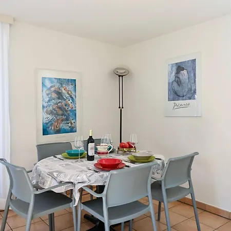 Daire Ruga House In 4 *