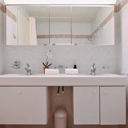 Ruga House In 4 公寓