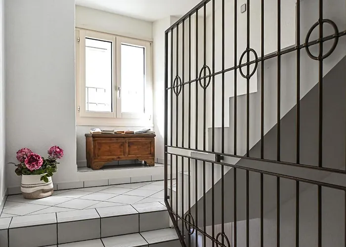 Apartment Ruga House In 4